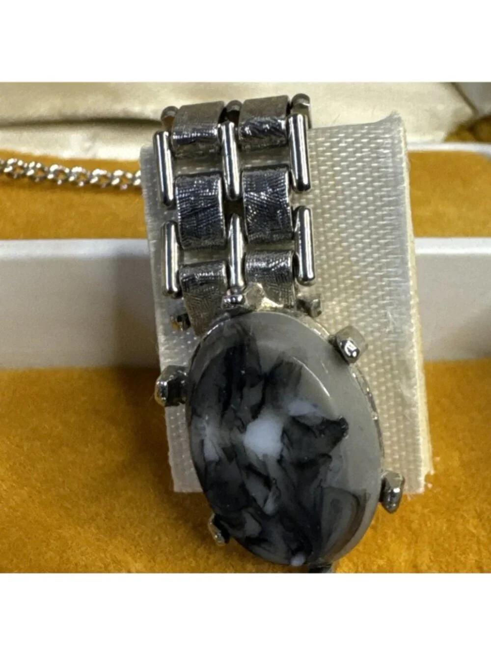 Unique Vintage King Cufflinks and Matching Tie Tac Picasso Stone Silver Tone